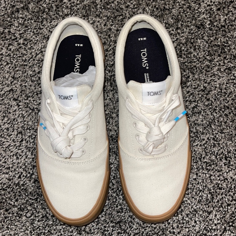 Toms